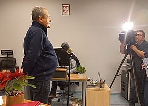 Karny Kopciuch zawitał do Faktów TVN. Akcję prowadzą tuPolska oraz Fundacja 360!